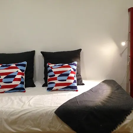 Tram 28 Downtown Apartman